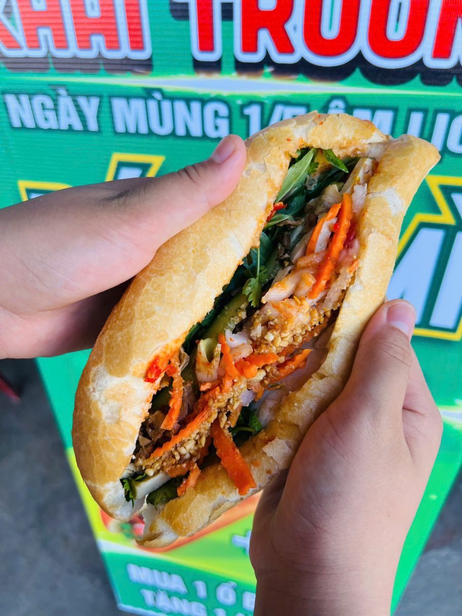 Bánh Mì Chay và Bánh Bao Chay - Linh