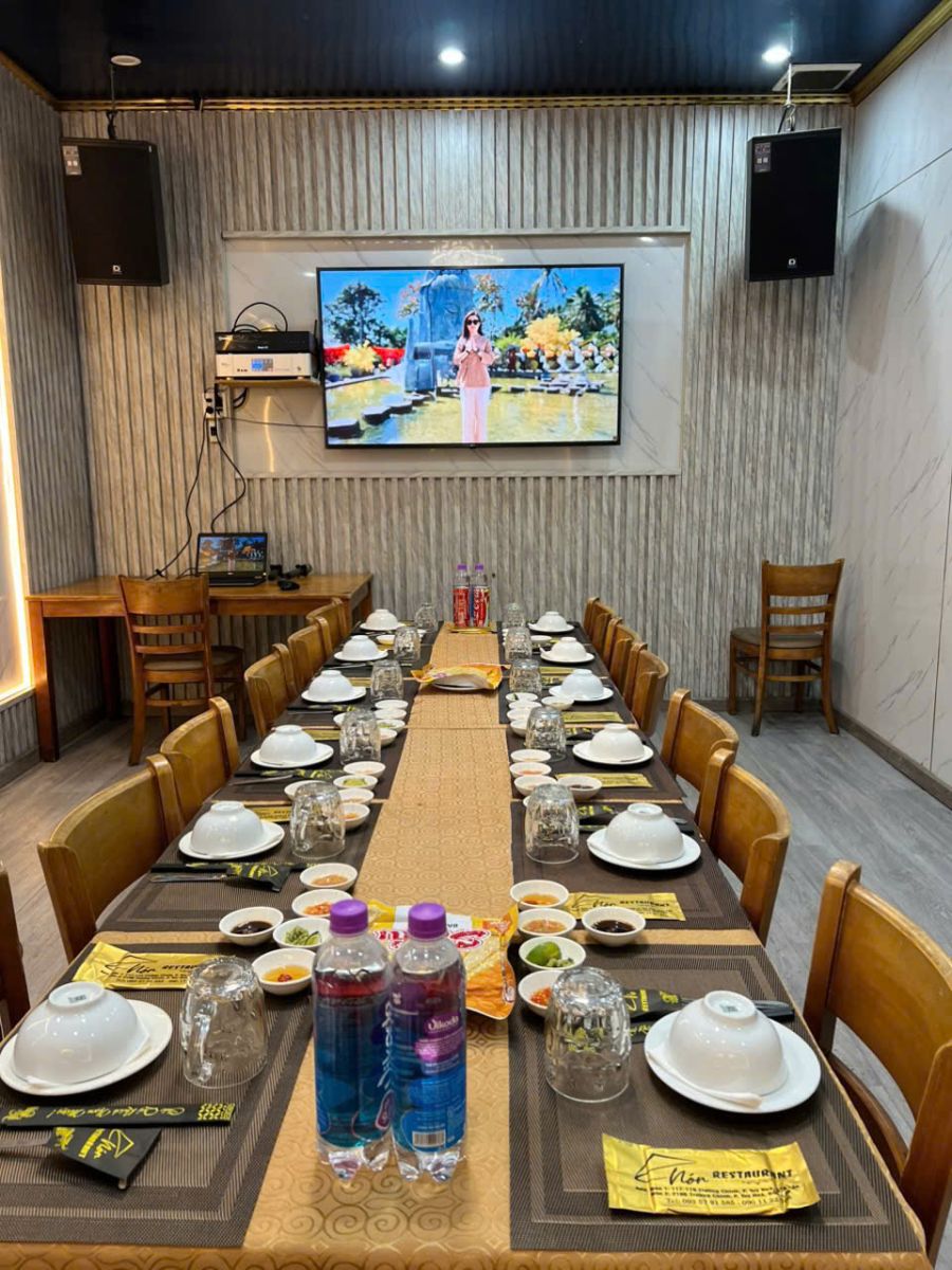 Nón Restaurant Cn1