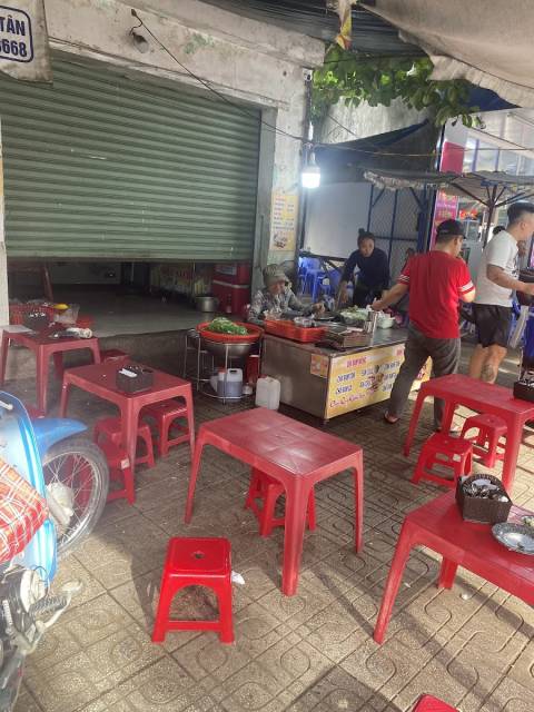 Quán bánh cuốn chả ram 68